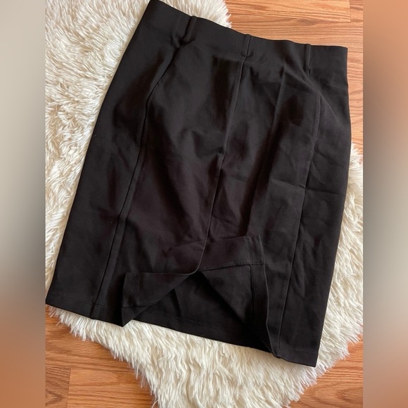 Attention Black Pencil Skirt - Picture 4 of 4